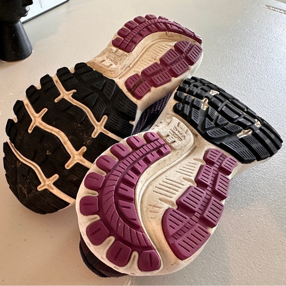 Brooks Ghost 12 Running Shoes (Size 7) - Picture 8 of 10